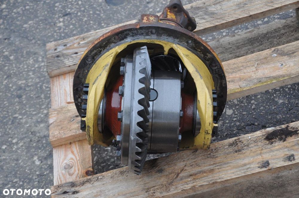 DYFERENCJAŁ  WKŁAD MOSTU PRZÓD  JCB 3 CX - 3