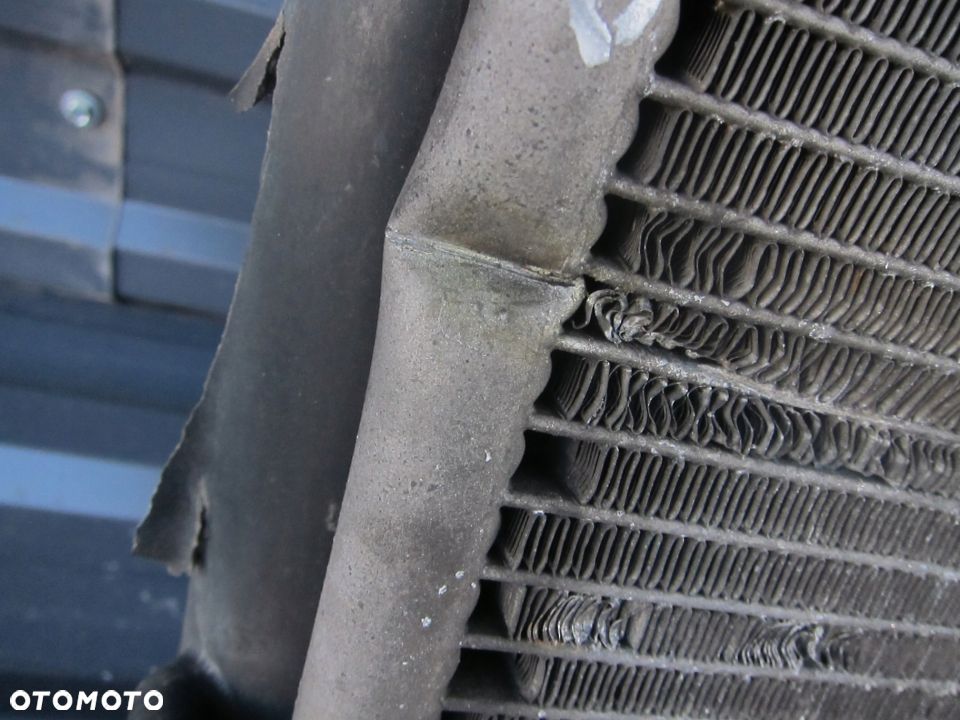 CHŁODNICA WODY KLIMATYZACJI WISKOZY IVECO DAILY - 3