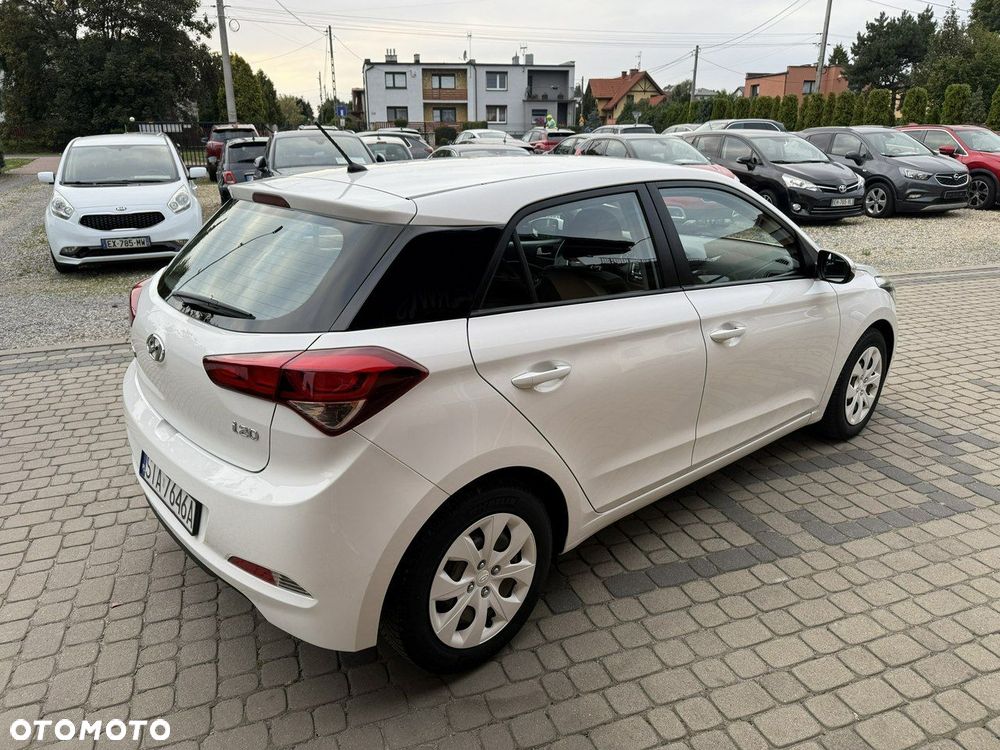 Hyundai i20 1.2 BlueDrive Classic + - 6