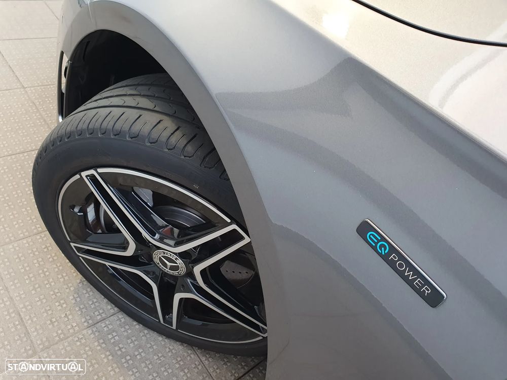 Mercedes-Benz A 250 e AMG Line - 18