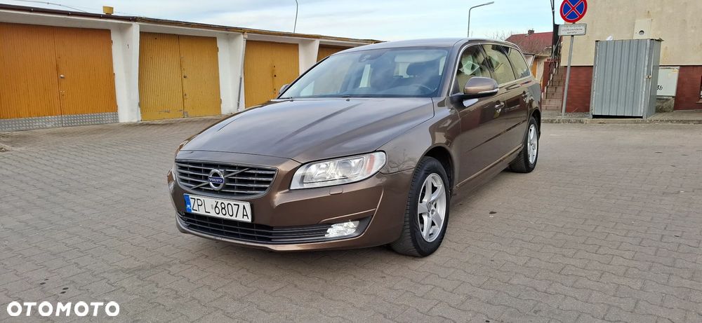 Volvo V70 D2 Momentum - 1