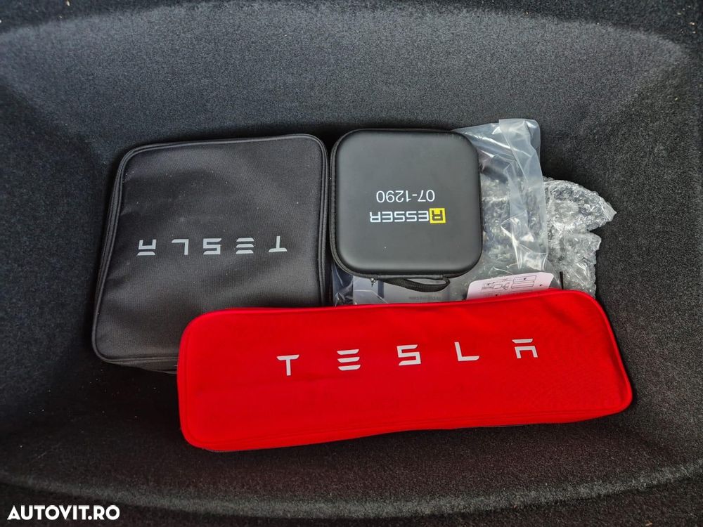 Tesla Model 3 - 17