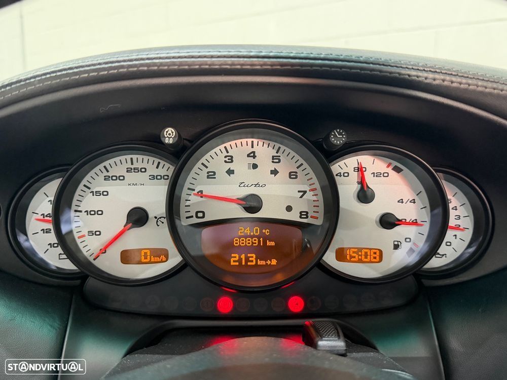 Porsche 911 (996) Turbo - 18