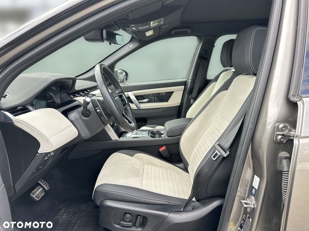 Land Rover Discovery Sport - 12