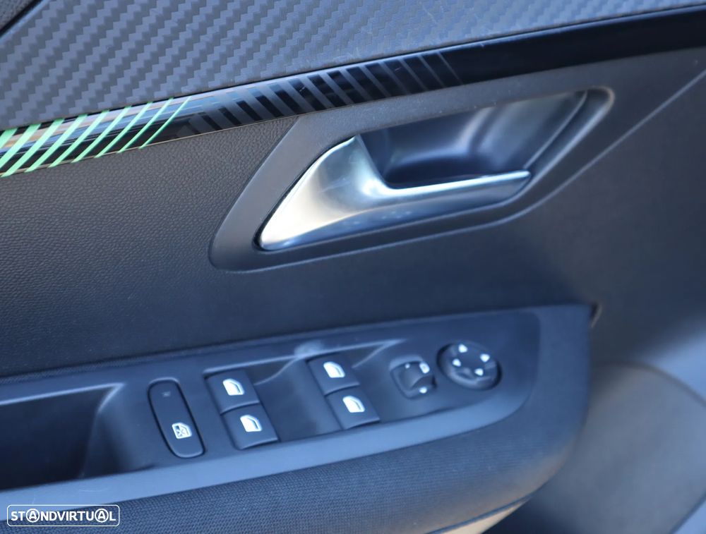 Peugeot 208 1.2 PureTech Active - 19