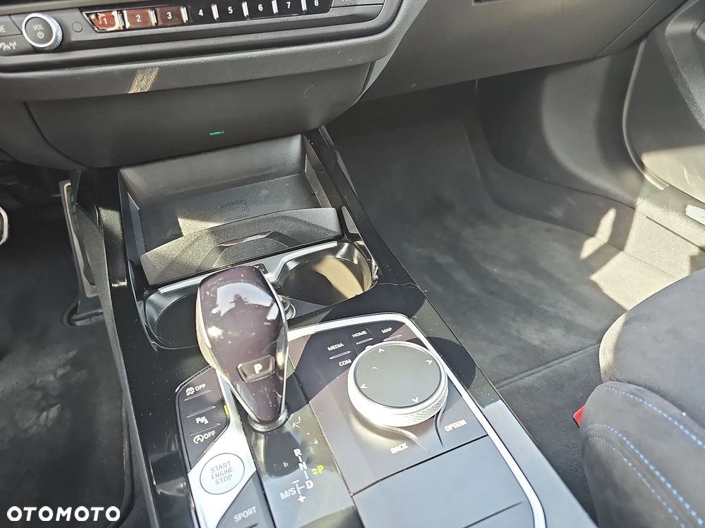 BMW Seria 2 220i xDrive M Sport - 16