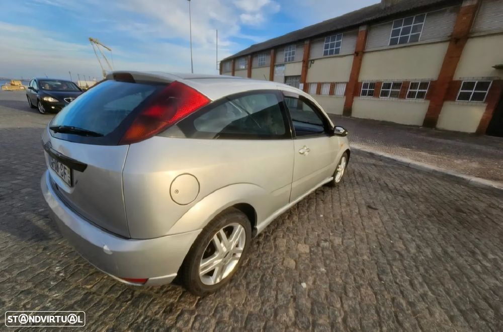 Ford Focus 1.8 TDdi Trend - 4