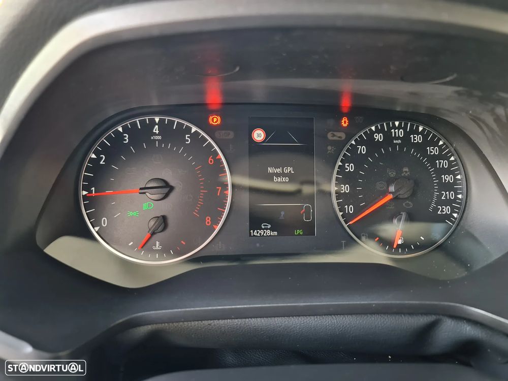Renault Captur 1.0 TCe Equilibre Bi-Fuel - 28