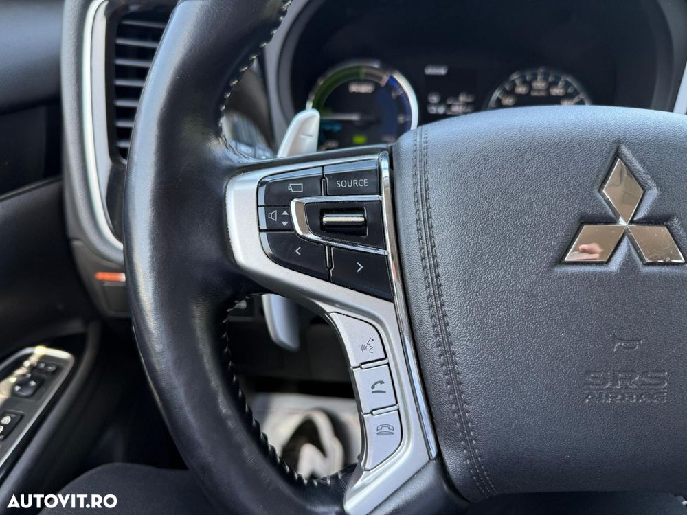 Mitsubishi Outlander 2.0L AS&G CVT Instyle - 23