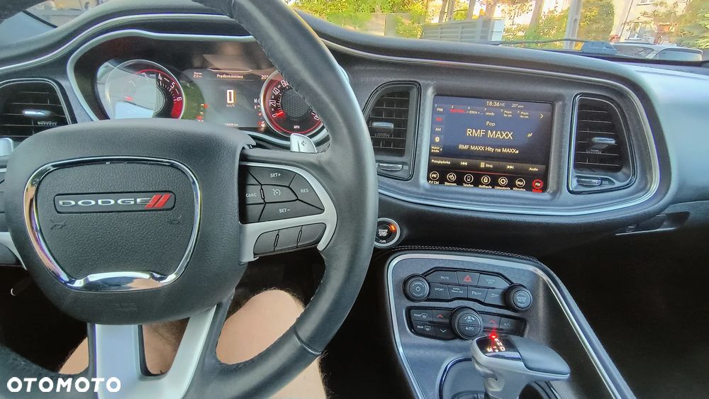 Dodge Challenger - 21