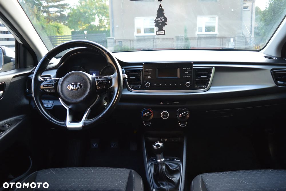 Kia Rio 1.2 L - 8
