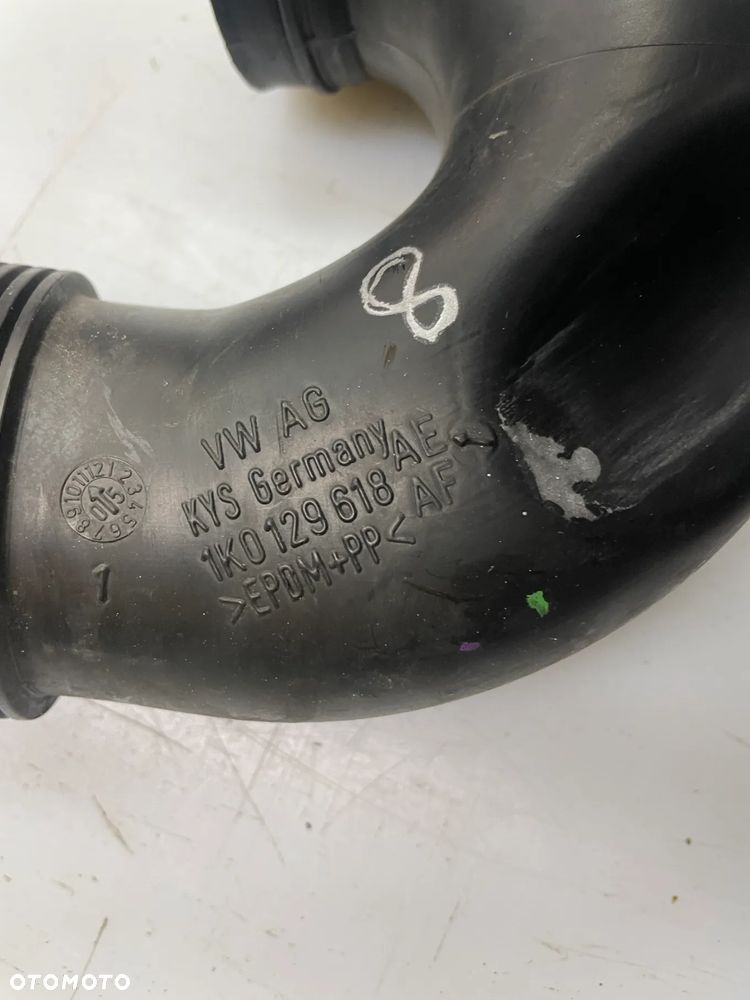Przewód rura powietrza vw Golf V 1.9 TDI 105KM 1K0129618 AE/AF - 2