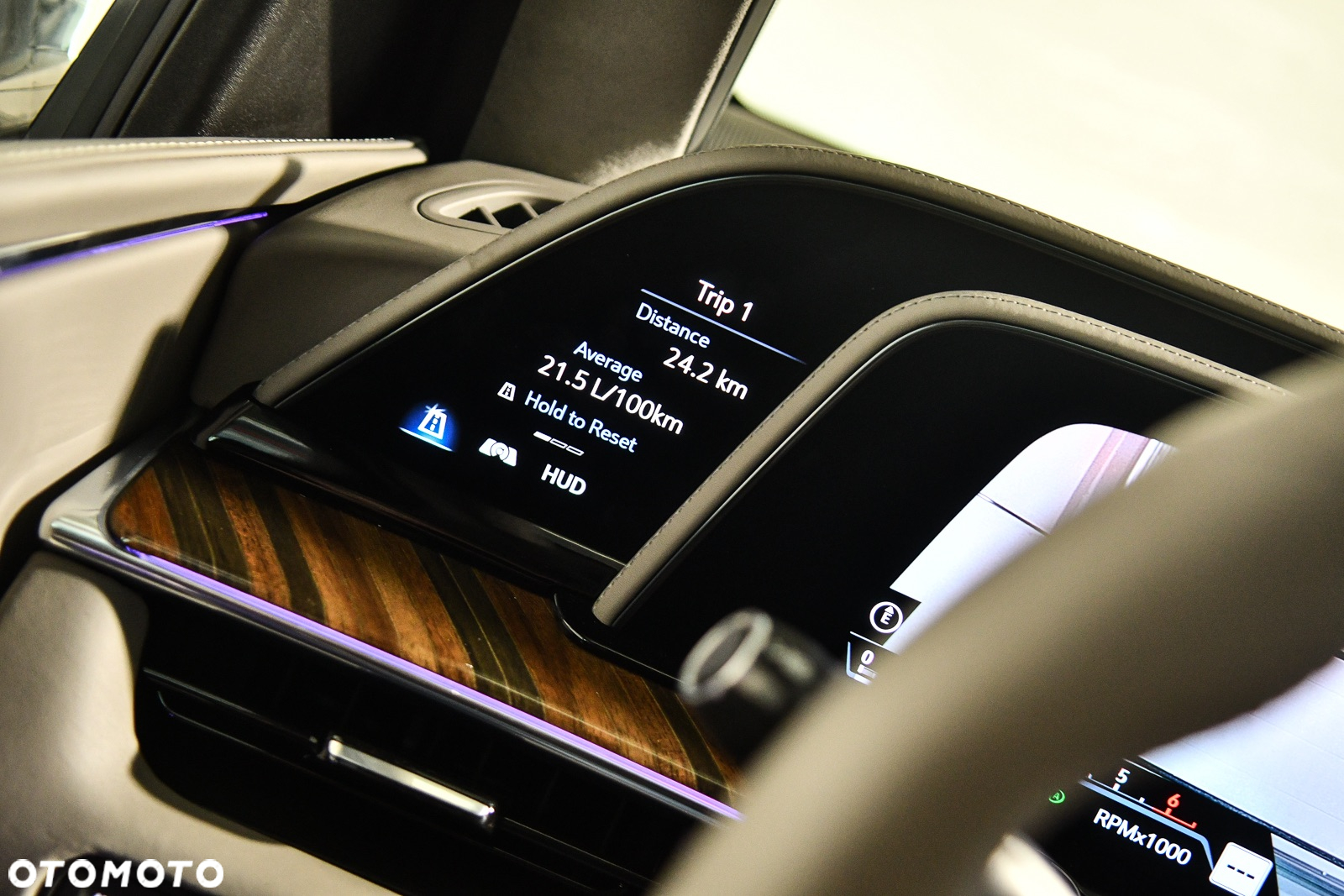 Cadillac Escalade - 25