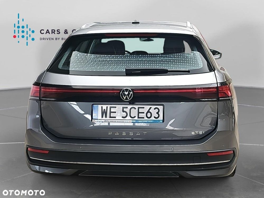 Volkswagen Passat - 26