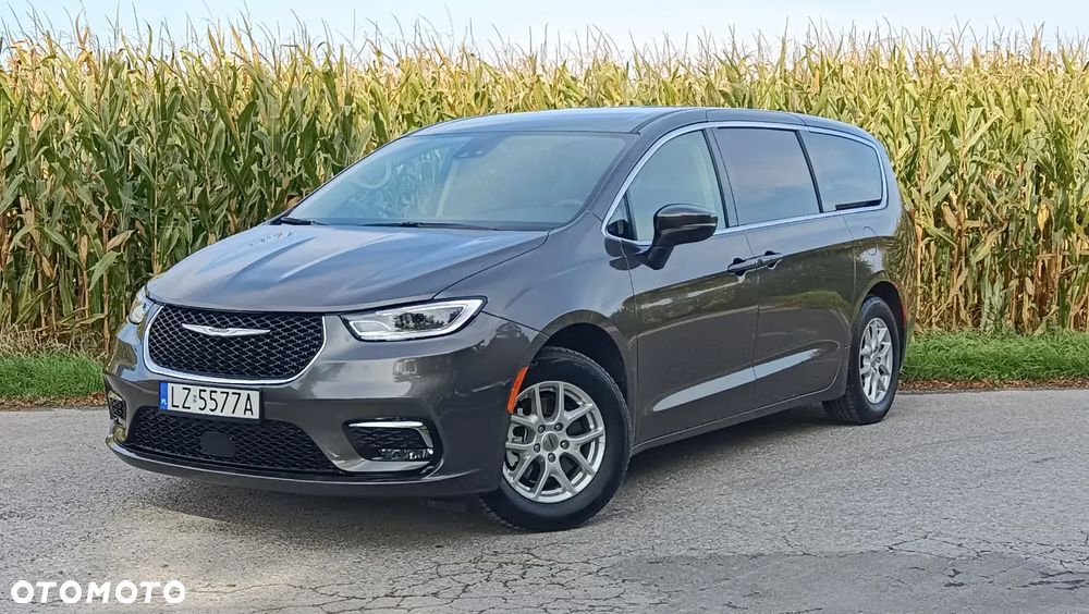 Chrysler Pacifica - 11