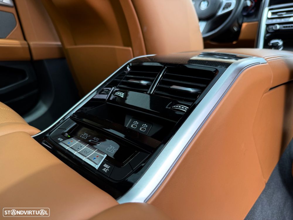 BMW 840 Gran Coupé d xDrive Pack M - 38