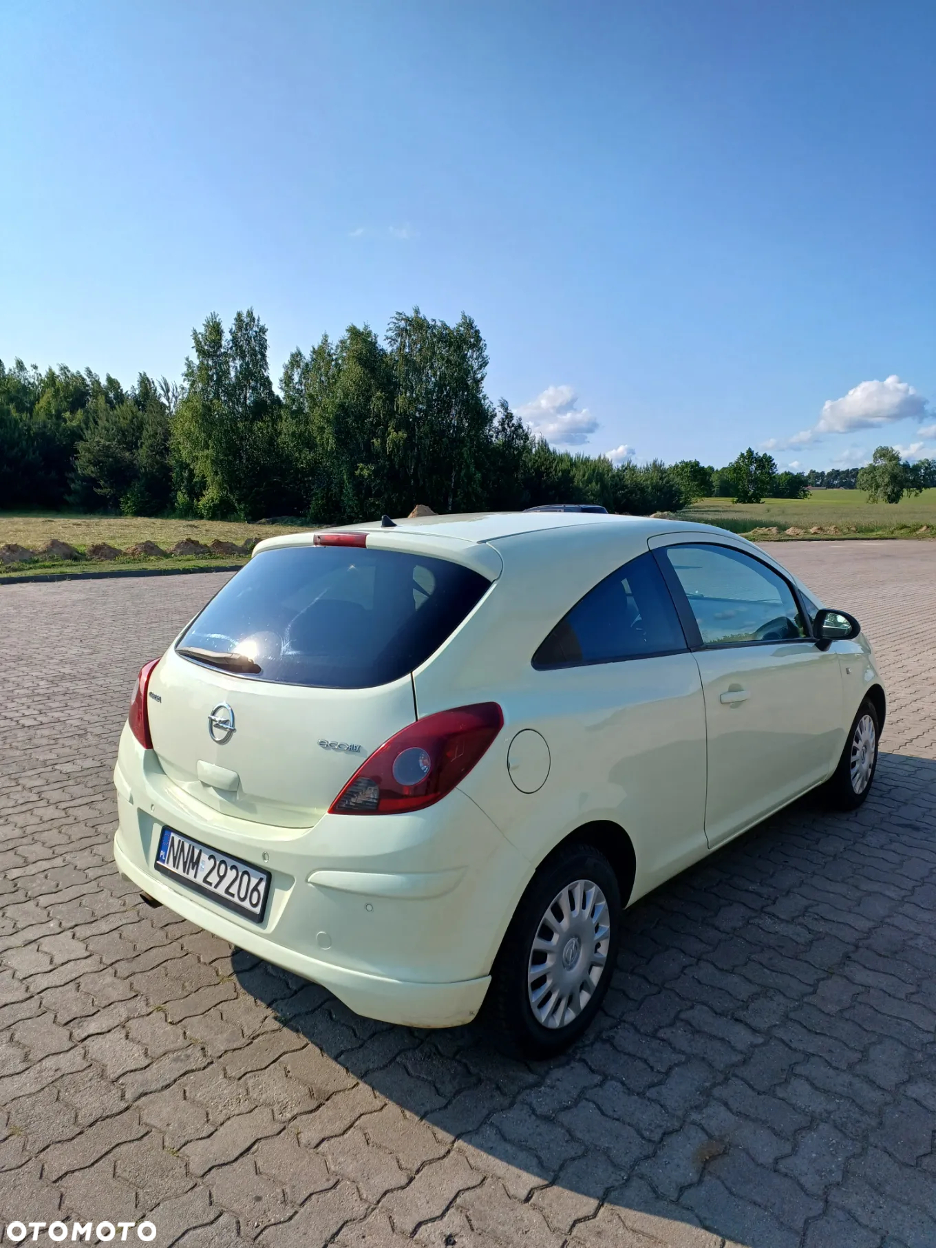 Opel Corsa 1.2 16V Cosmo - 4