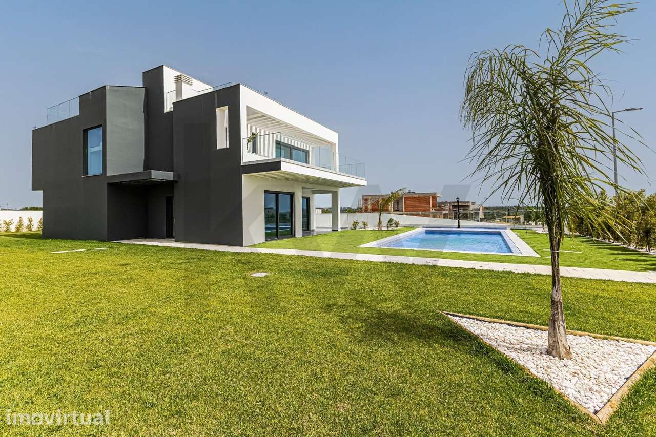 MORADIA CONTEMPORÂNEA, 4 SUITES, ELEVADOR, PISCINA, VISTA MAR, PÊRA! - Grande imagem: 4/29