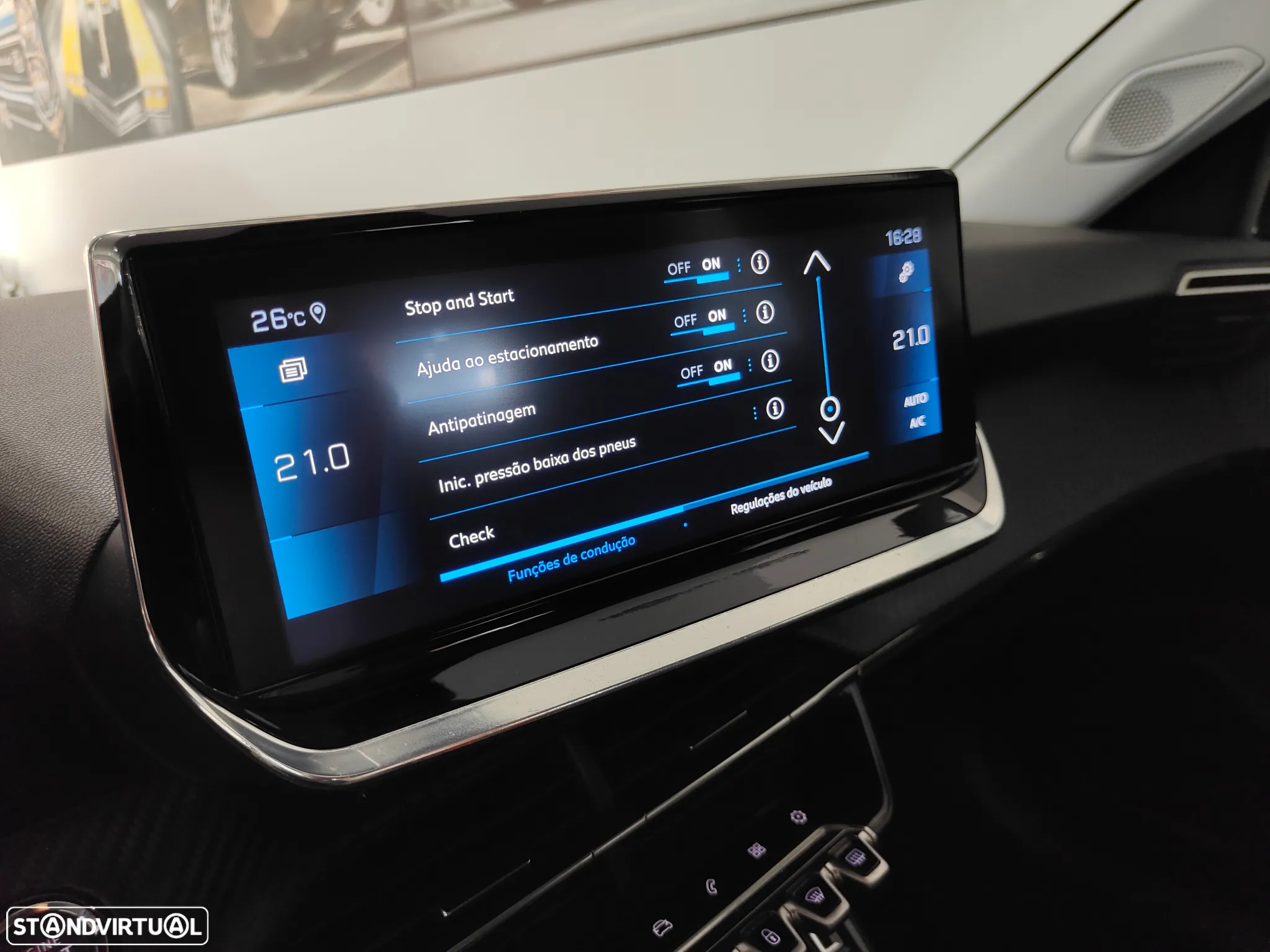 Peugeot 2008 1.2 PureTech Allure EAT8 - 57