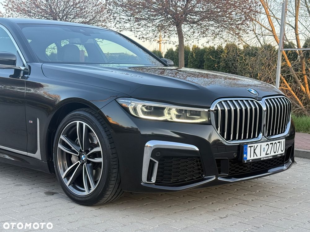 BMW Seria 7 730Ld xDrive mHEV - 12