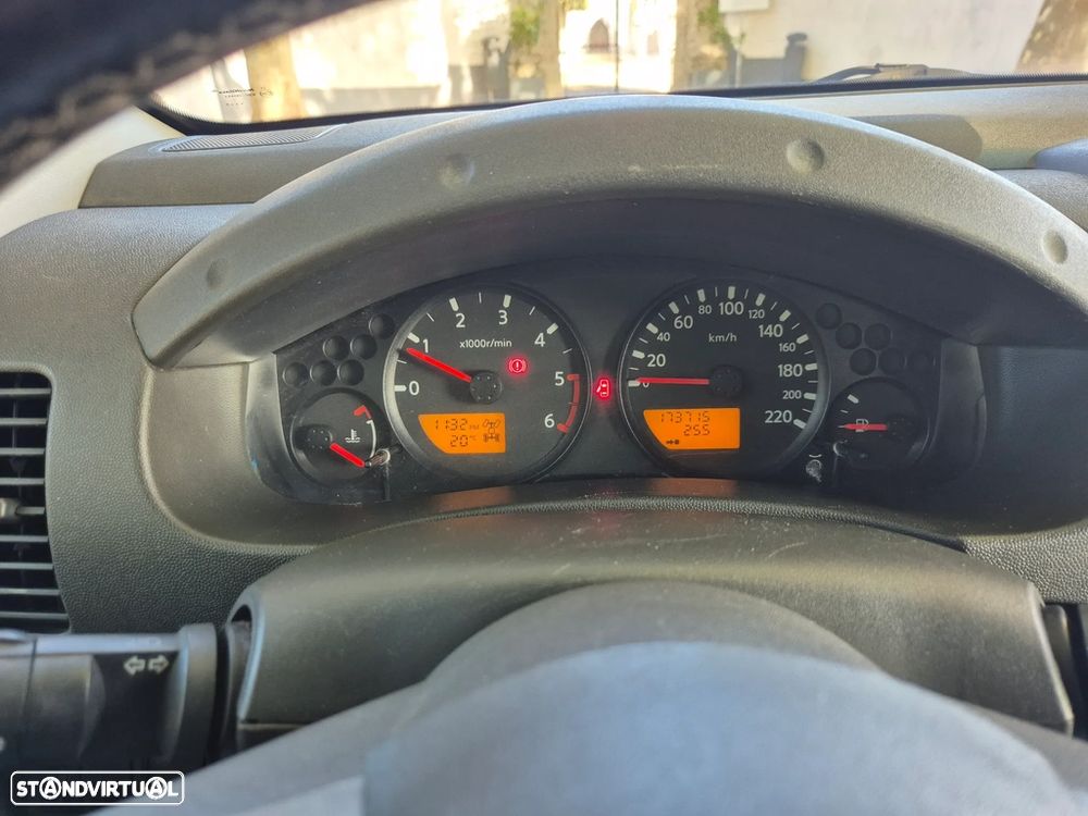 Nissan Pick Up 2.5 TD CD P.E.+AC CM - 18