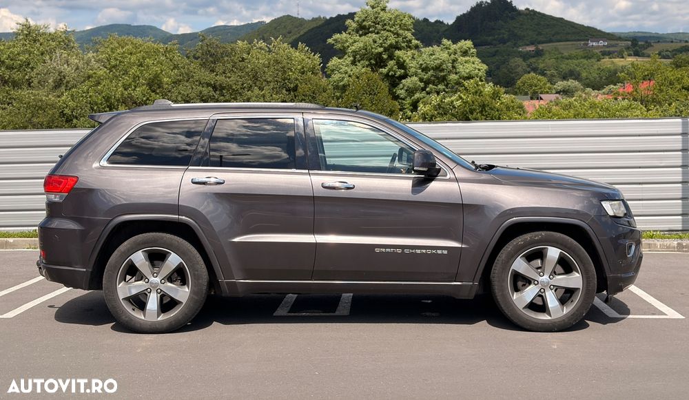 Jeep Grand Cherokee - 11
