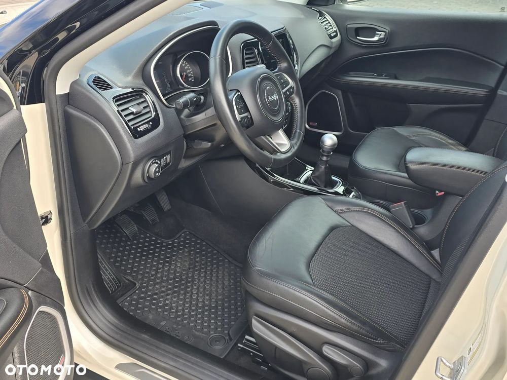 Jeep Compass - 22