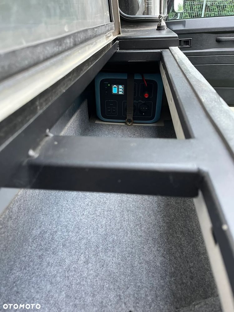 Land Rover Defender 90 2.4 TD4 S - 26