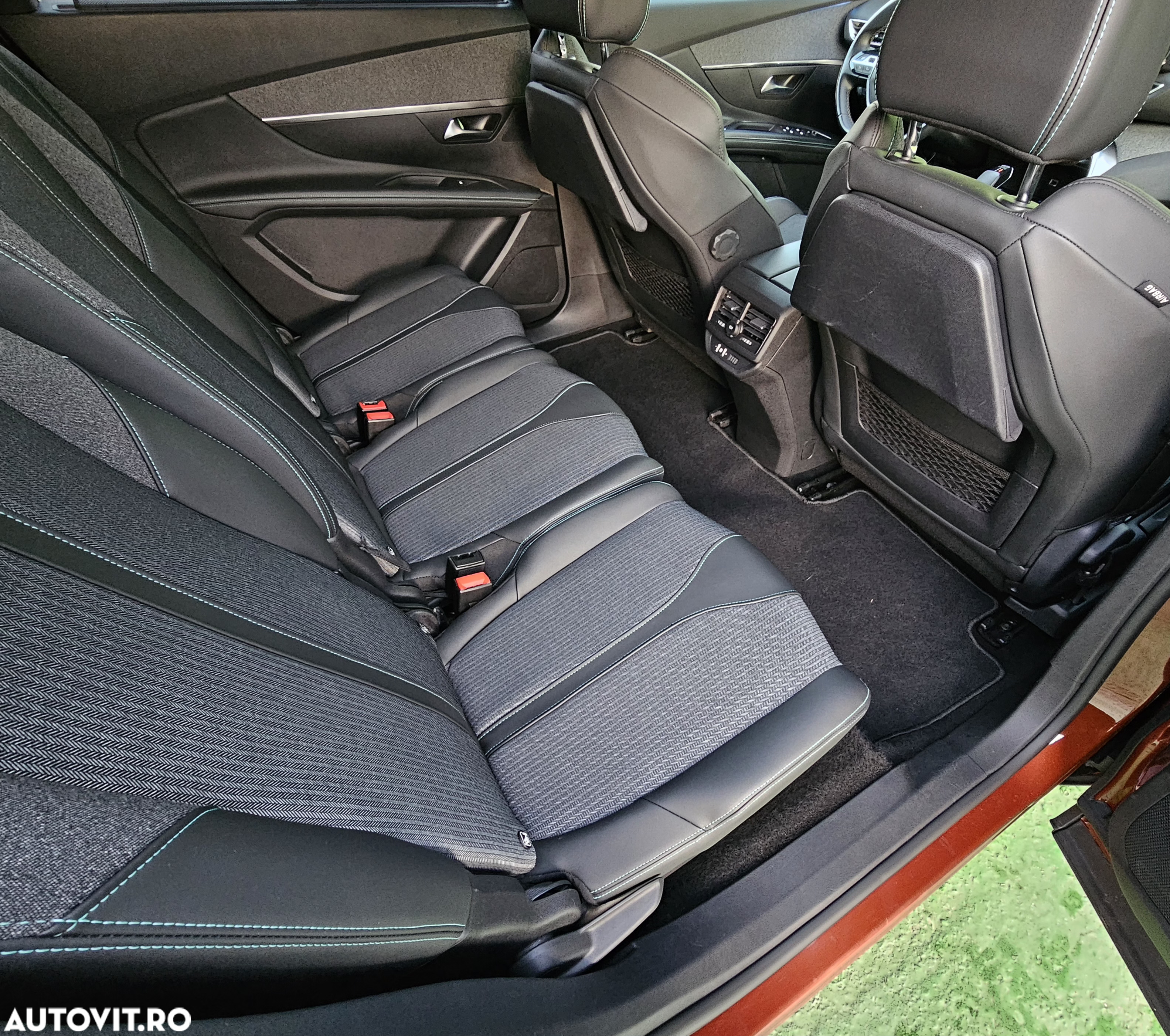 Peugeot 5008 PureTech 130 EAT8 Stop & Start Allure Pack - 19