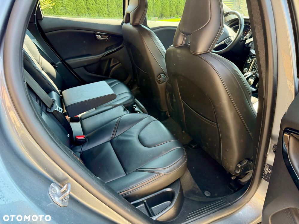 Volvo V40 Cross Country D3 Geartronic Momentum - 23