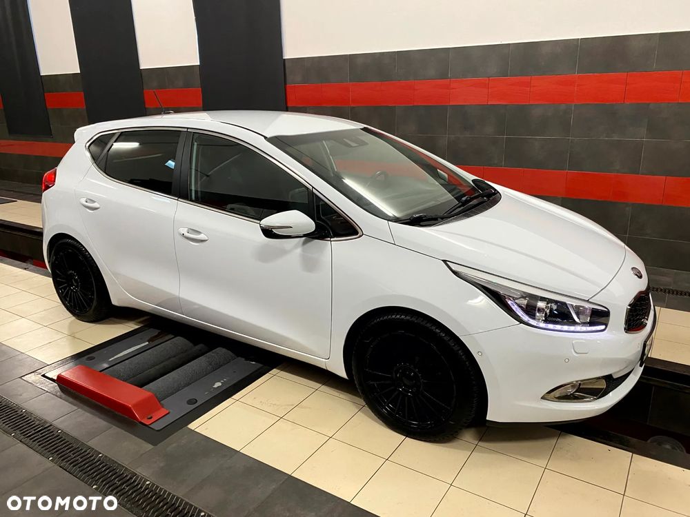Kia Ceed 1.6 GDI Platinum Edition - 8
