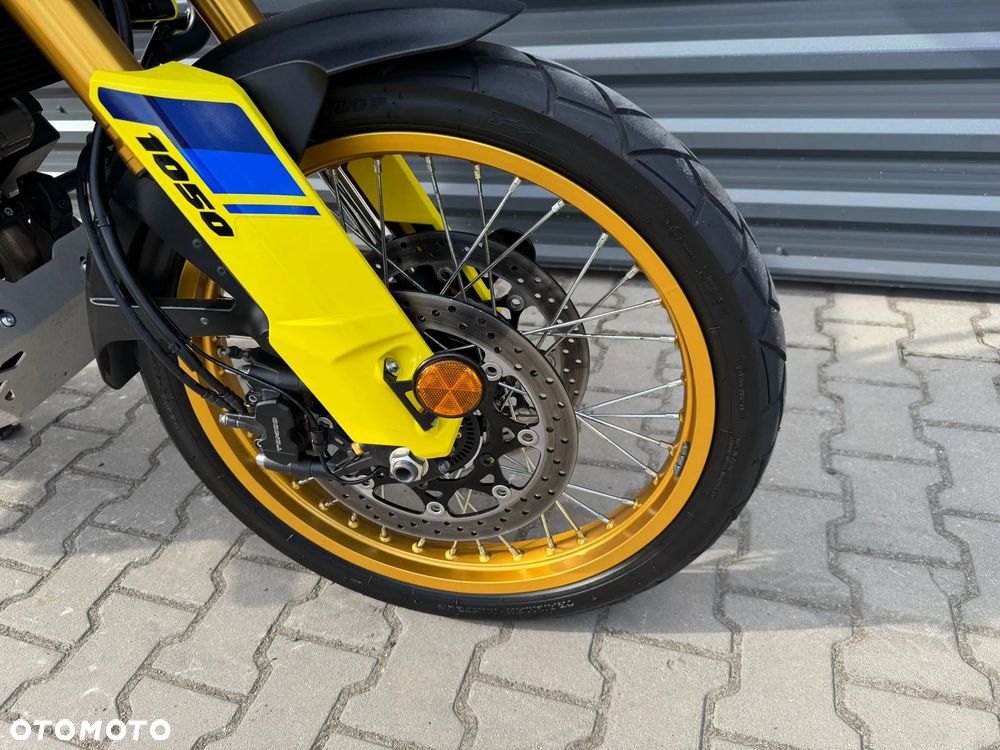 Suzuki DL - 15