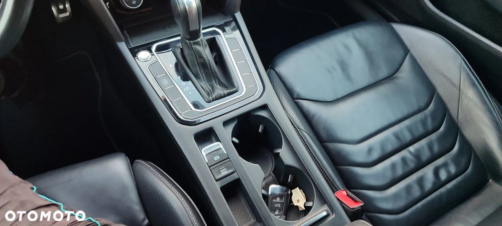 Volkswagen Arteon 2.0 TDI SCR DSG R-Line Edition - 34