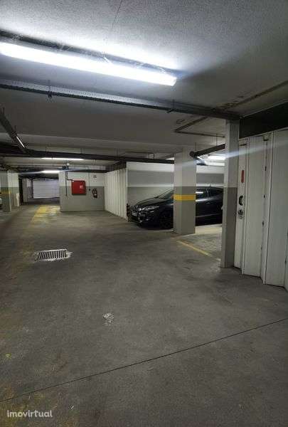 Lugar de Garagem em Lavra – 600m da Praia – Portão Automático - Grande imagem: 2/3