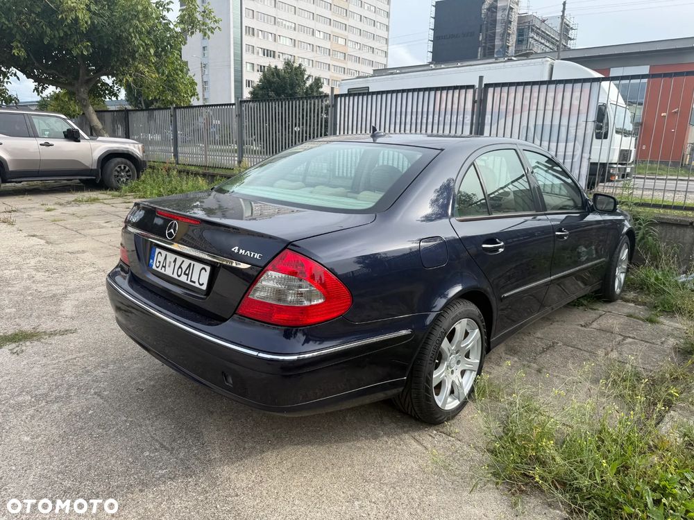 Mercedes-Benz Klasa E 350 4-Matic - 37