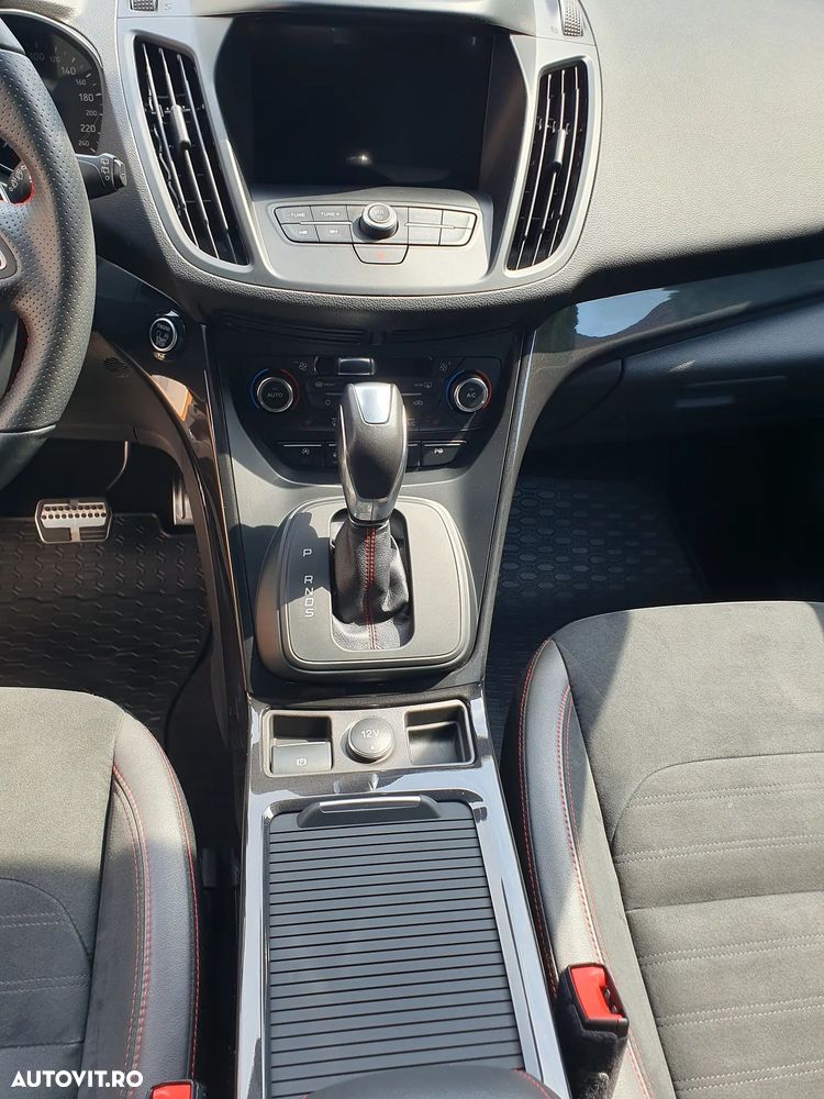 Ford Kuga 2.0 TDCi 4WD Powershift ST-Line - 26
