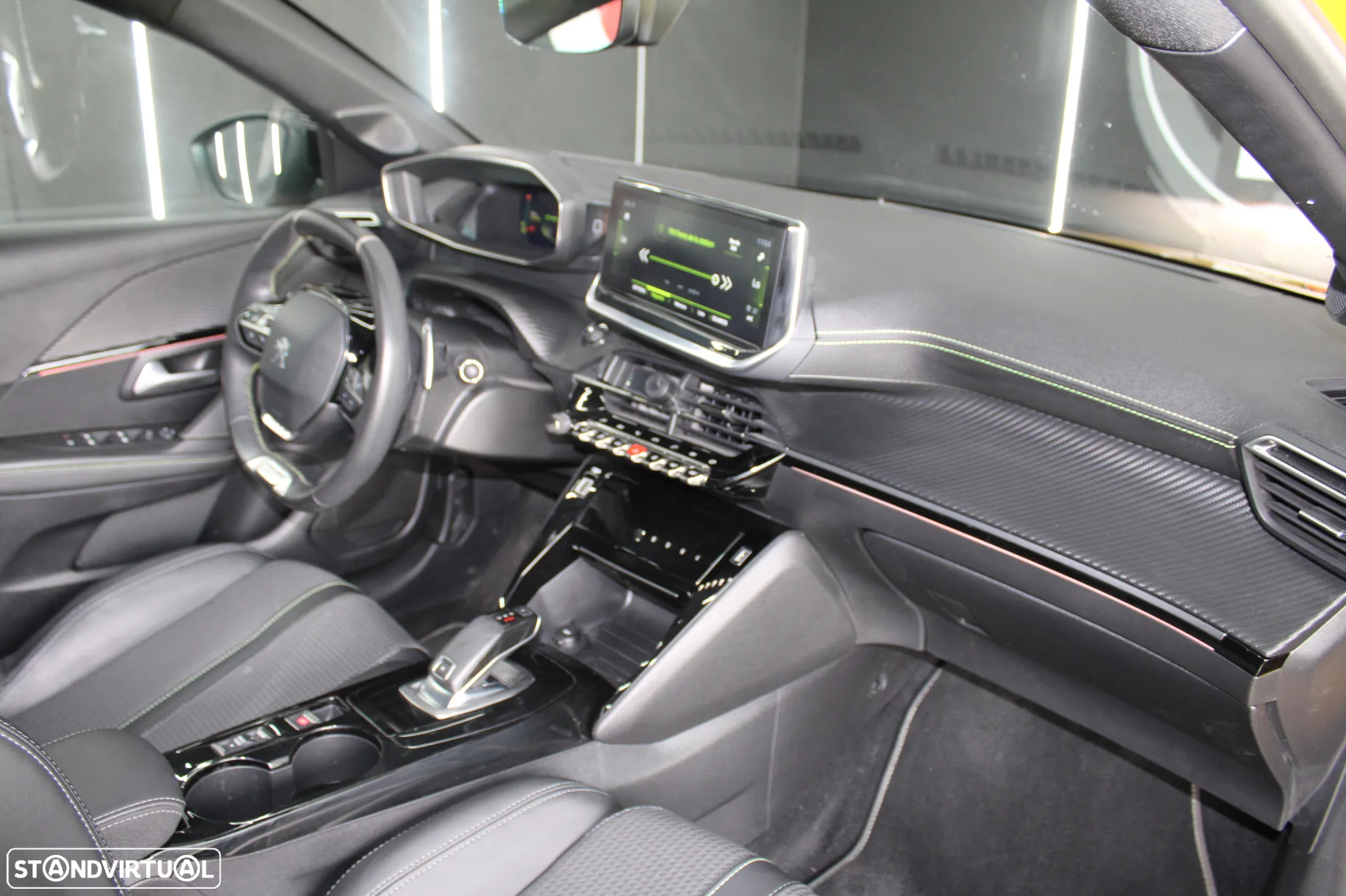 Peugeot 208 PureTech 130 EAT8 GT - 24