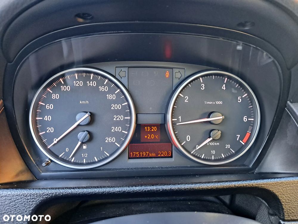 BMW X1 sDrive18i Sport Line - 38