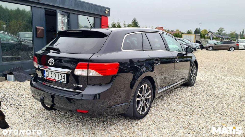 Toyota Avensis - 28
