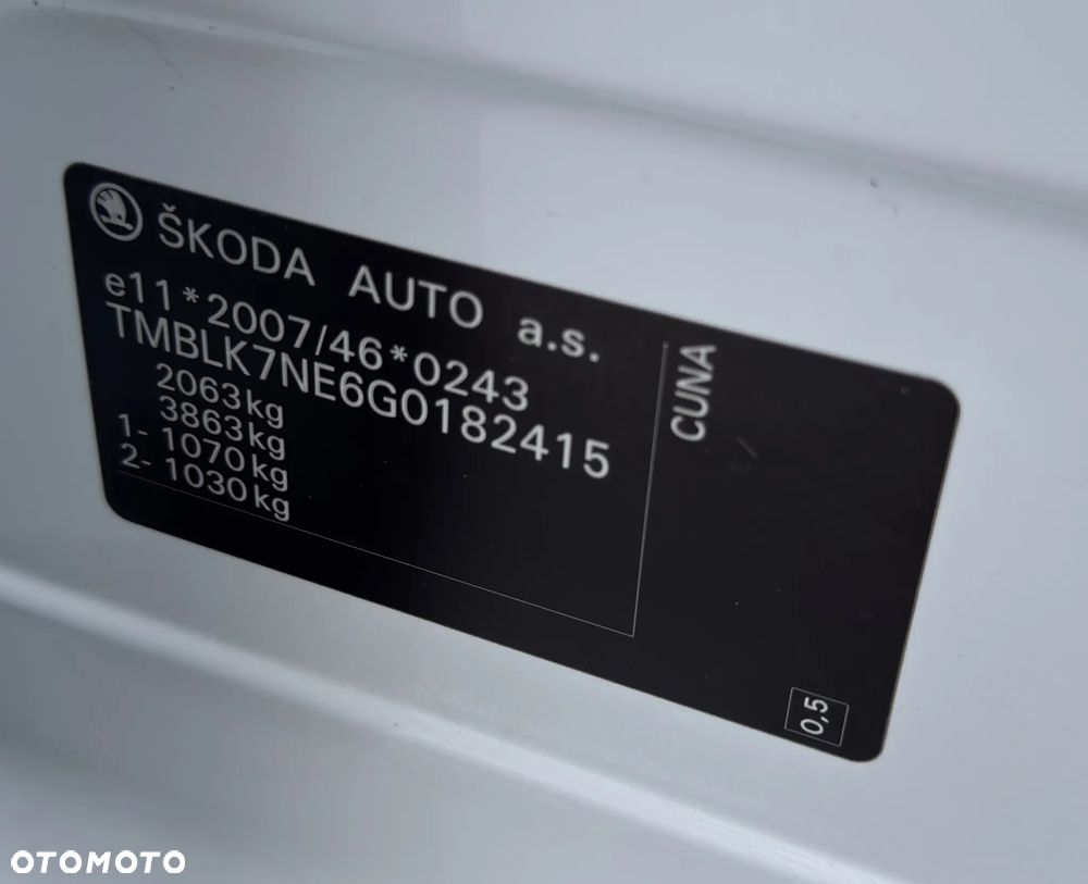 Skoda Octavia 2.0 TDI 4x4 DSG RS - 38