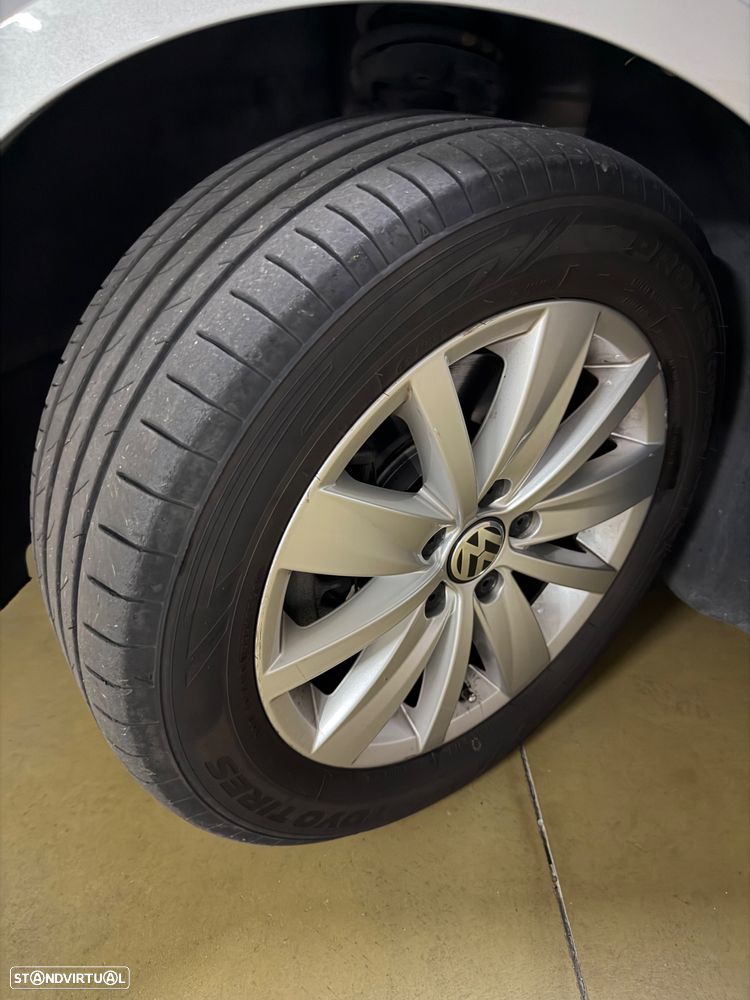 VW Passat Variant 2.0 TDI Highline - 21