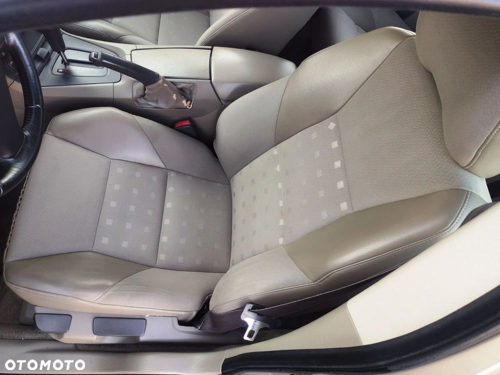 Volvo S60 2.4 Kinetic - 36