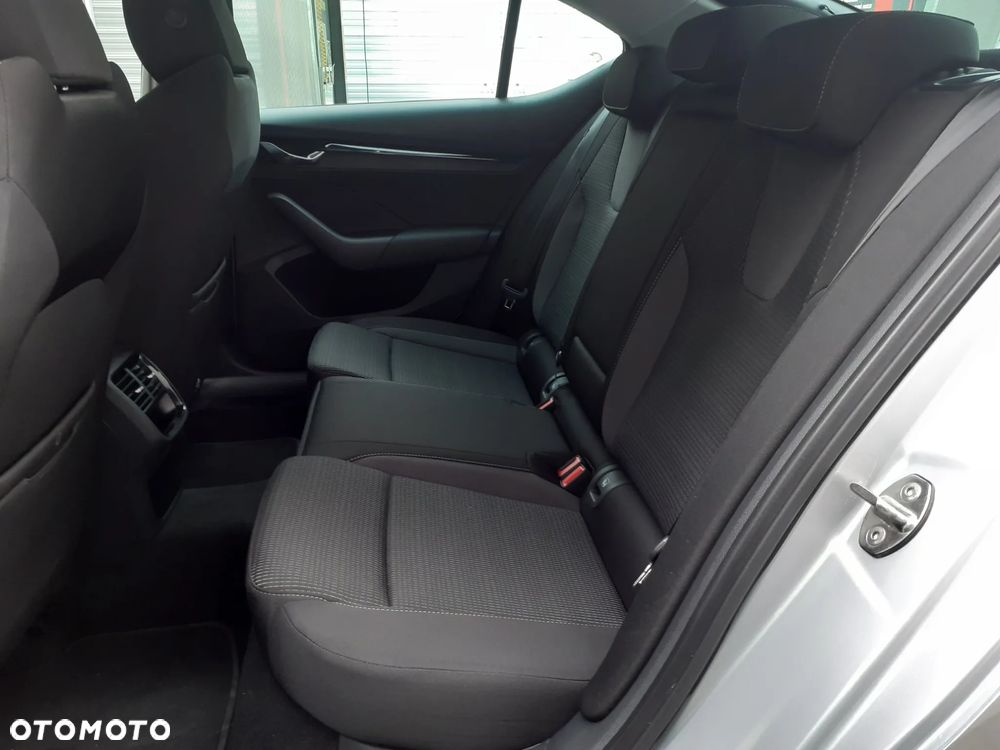 Skoda Octavia 1.5 TSI ACT Ambition - 26