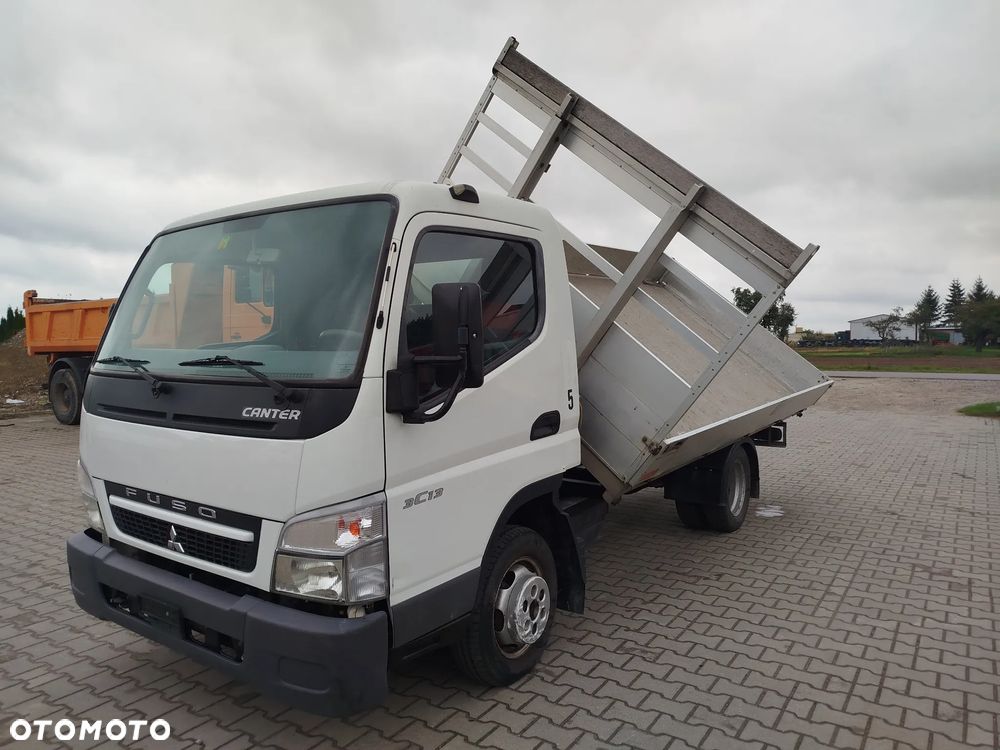 Mitsubishi CANTER - 2