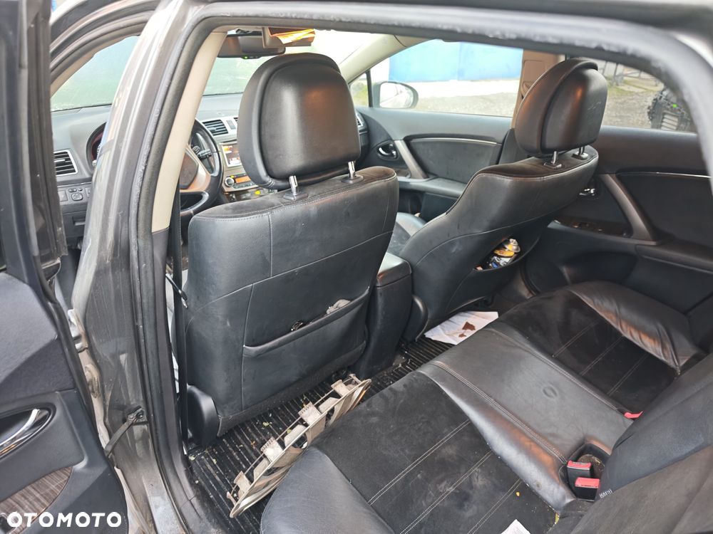 Toyota Avensis 1.8 Premium MS - 8