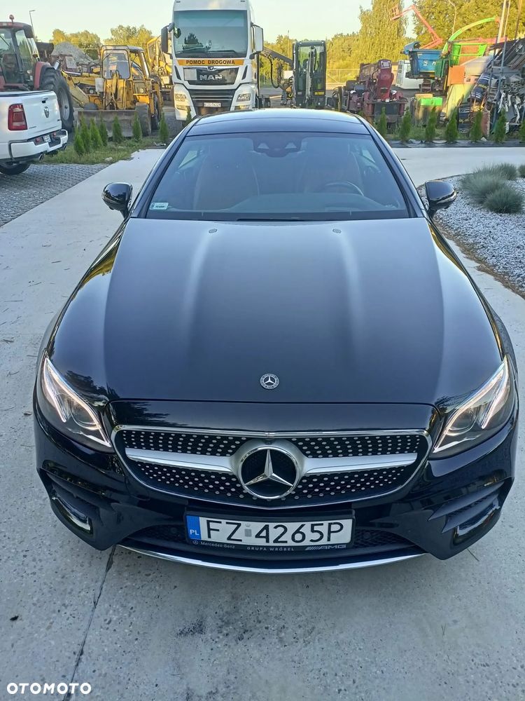 Mercedes-Benz Klasa E 220 d Coupe 4-Matic 9G-TRONIC - 25