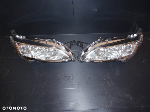 REFLEKTOR LAMPA RAM PROMASTER oryginał NOWA KOMPLET USA