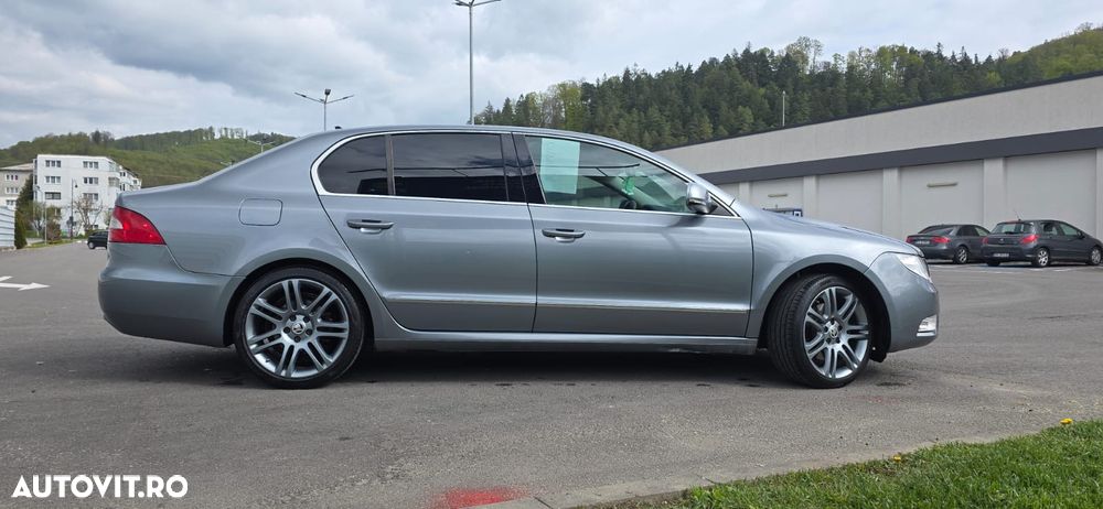 Skoda Superb 2.0 TDI DSG Ambition - 5