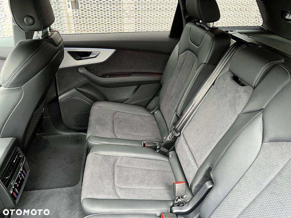 Audi Q7 - 25