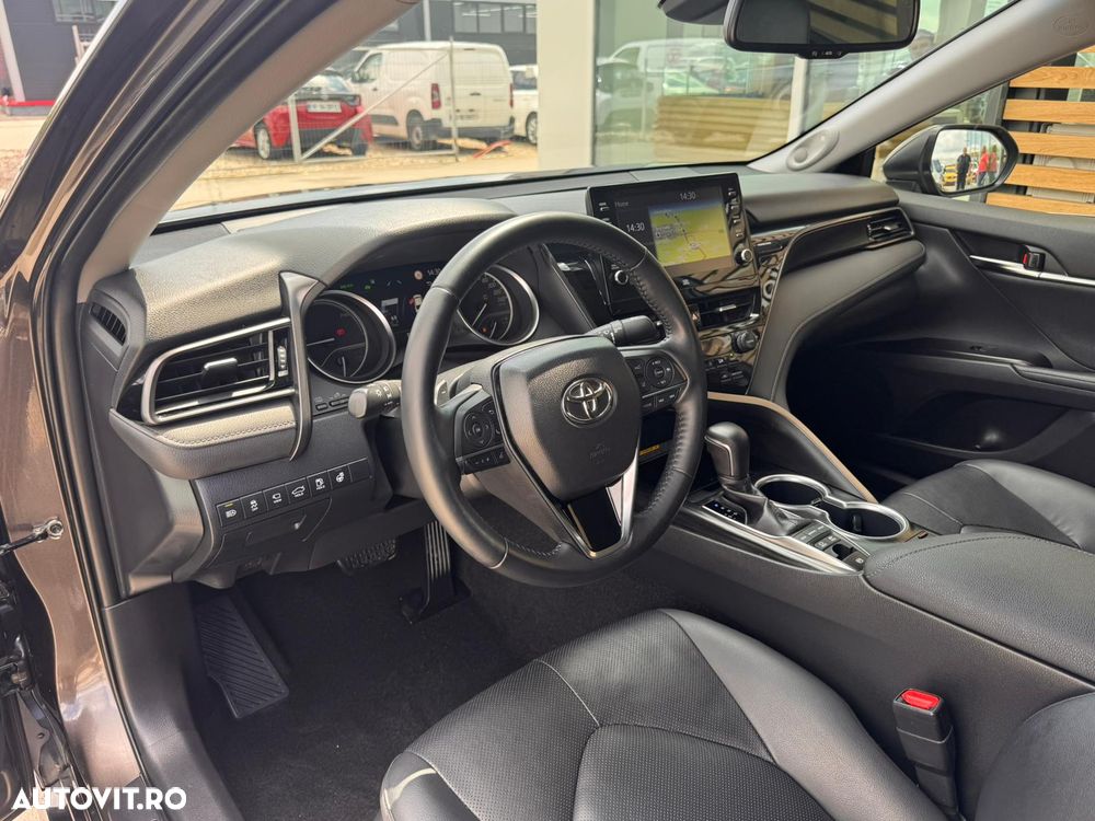 Toyota Camry 2.5 Exclusive - 10